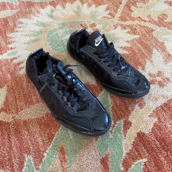 (182) Nike Tenkay Low - Picture 1 of 10